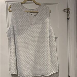 Market & Spruce Textured White Sleeveless Blouse